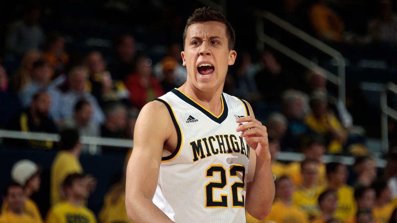 Robinson has perfect shooting night as No. 24 Michigan routs Elon
